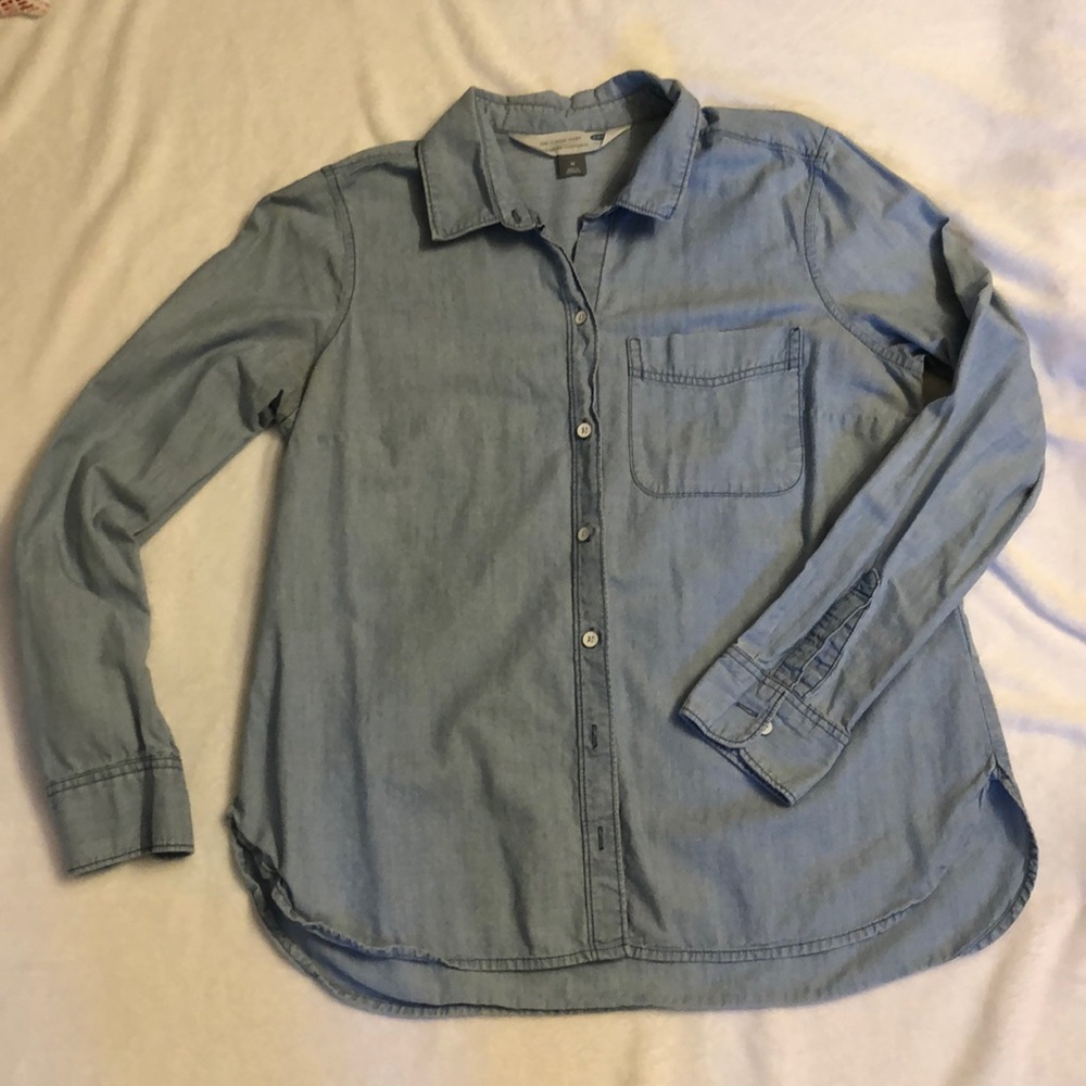 Old Navy The Classic Shirt in denim color